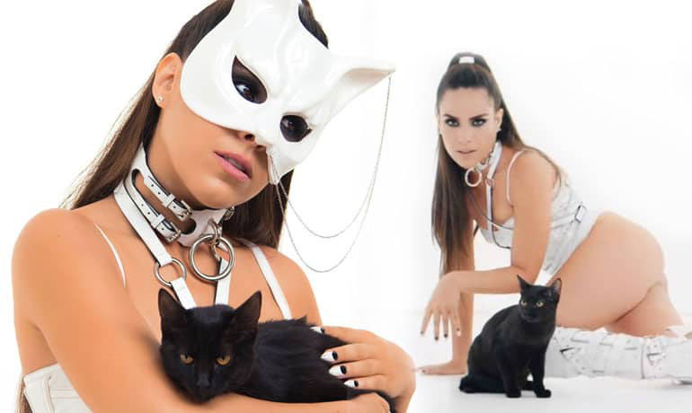 Wanessa Camargo sensualiza em clipe Mulher Gato