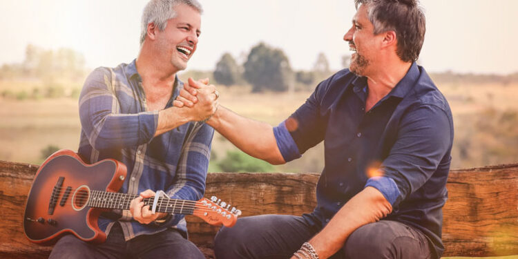 Victor & Leo trazem de volta a poesia da música sertaneja em gravação de DVD