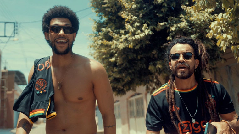 Arlis e Arthur Xará celebram a união entre reggae e futebol no clipe “Paixão Nacional”