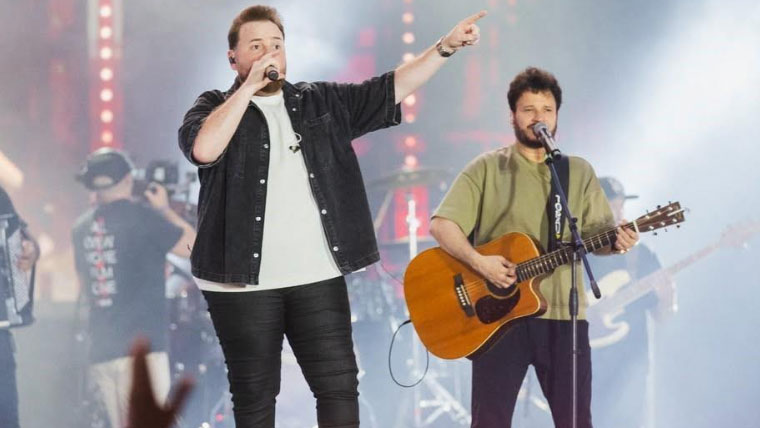 Luiz Cláudio & Giuliano reúnem 25 mil pessoas em show no Verão Maior Paraná