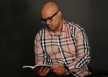 “Jonas Almeida”, o escritor que ensina líderes a subirem de nível por dentro