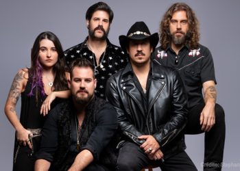 StarAce se apresenta no Festival Bacon Day, antes dos festivais de rock na Europa