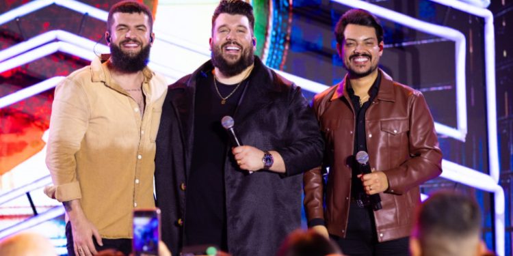 Panda lança “Guerra Diária” com Ícaro & Gilmar, música do DVD “Fora do Padrão&...