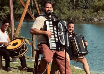 Renno lança “Forró na Fazenda” completo e reafirma seu lado autoral e criativo