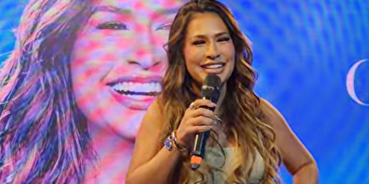 Simone Mendes apresenta O Melhor de Mim em evento exclusivo e lança primeiro volume do DVD