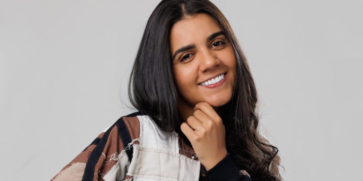 Yasmin Santos endossa sucesso com o lançamento de clipes de ‘Intuição’, seu novo DVD