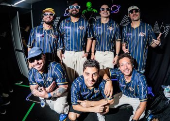 Atitude 67 e Fábio Brazza lançam ‘Clássico 90’ em ode ao amor duradouro dos anos 90