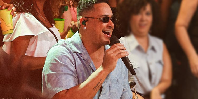 Xanddy Harmonia revisita discografia e hits em gravação do Macaco Sessions