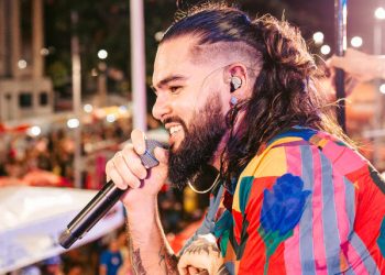 Banda Eva revela novo vocalista em momento histórico no Fortal