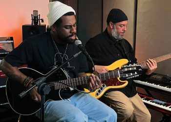 Binho Ribeiro apresenta releituras intimistas do álbum “VIBRA” na nova edição do Gira Som