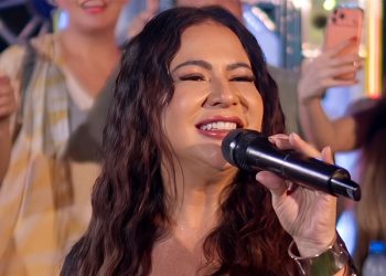Lagosta Bronzeada revive “Mensagem Pra Você” em releitura marcada por emoção e nostalgia
