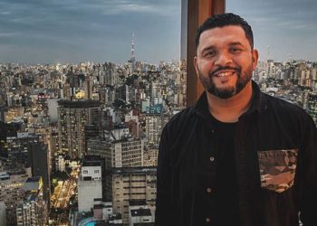 Anderson celebra 38 anos no Terraço Itália e reforça produção de conteúdo cultural