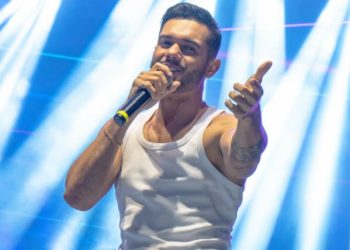 Íkaro Mendes leva o arrocha baiano para o mundo com releituras de sucessos internacionais