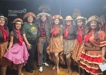 Prefeito de Chapadão do Sul “Barra” show de Reginaldo Sama