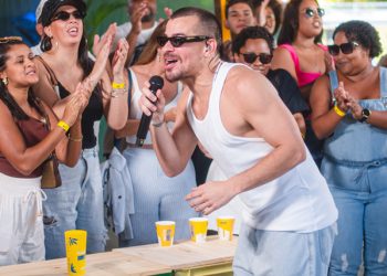 Thiago Martins se joga no samba e no pagode na “Resenha do Brito”
