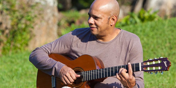 “Do Brasil”, Gravação original de Vander Lee, chega pela primeira vez nas plataformas